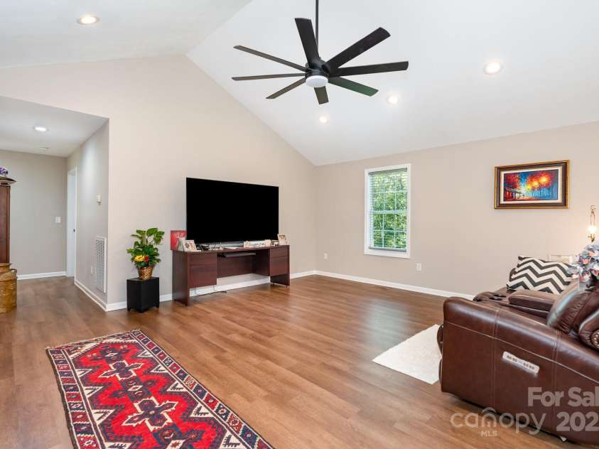 4206 Gladstone Lane, Maiden, NC 28650.  MLS# CAR4280951, YatesRealty ID 27678. 