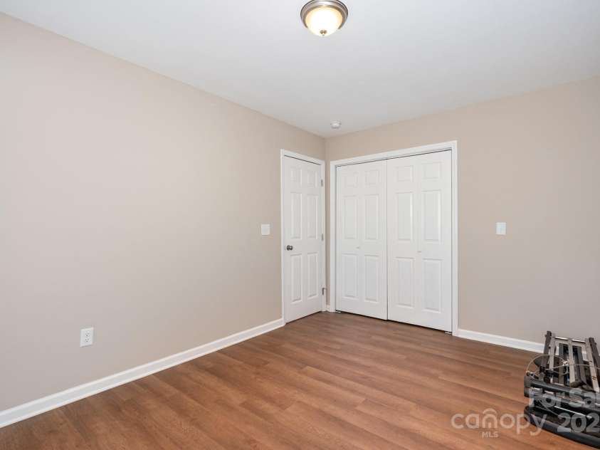 4206 Gladstone Lane, Maiden, NC 28650.  MLS# CAR4280951, YatesRealty ID 27678. 