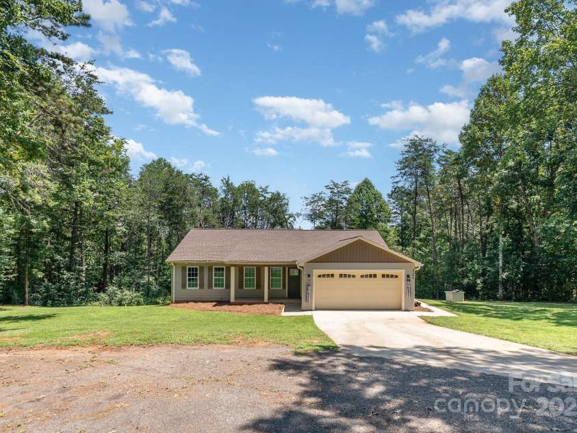 4206 Gladstone Lane, Maiden, NC 28650.  MLS# CAR4280951, YatesRealty ID 27678. Front