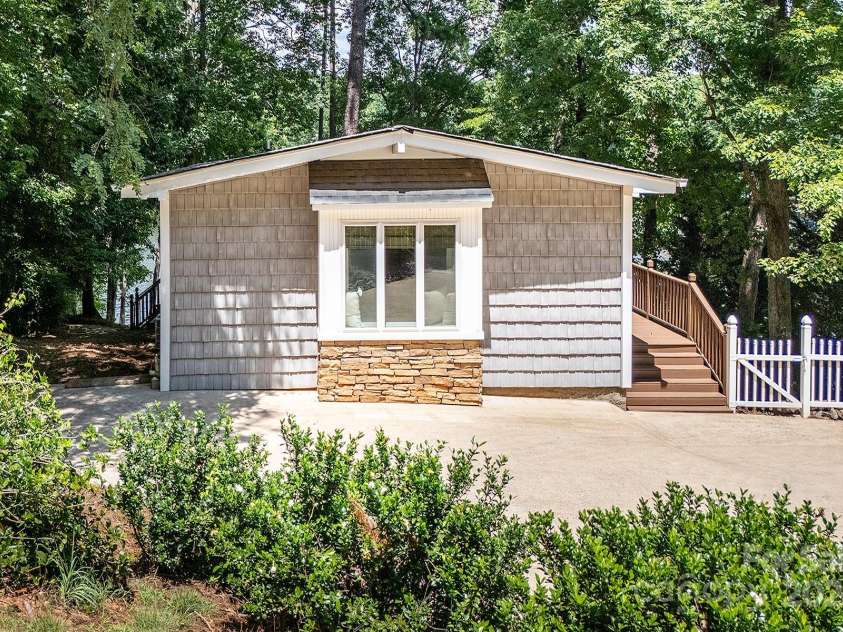 550 Deerfield Road, Mount Gilead, NC 27306.  MLS# CAR4281957, YatesRealty ID 27679. 