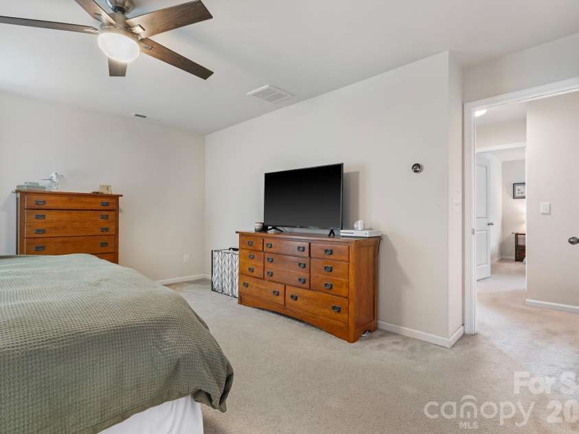 1631 Hooper Court, Charlotte, NC 28212.  MLS# CAR4368982, YatesRealty ID 27680. 