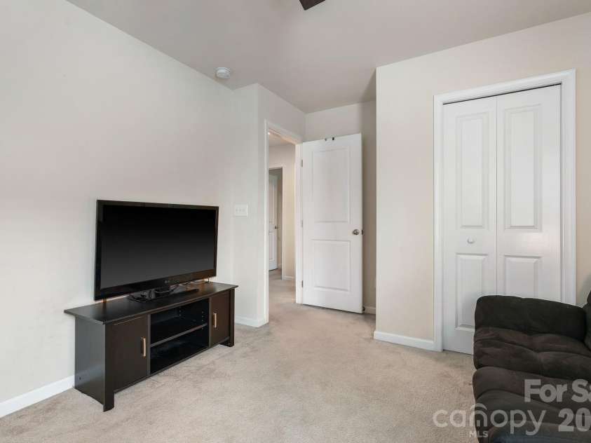 1631 Hooper Court, Charlotte, NC 28212.  MLS# CAR4368982, YatesRealty ID 27680. 