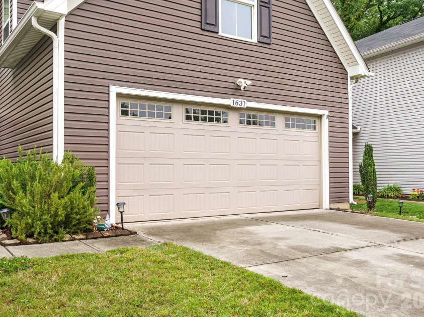 1631 Hooper Court, Charlotte, NC 28212.  MLS# CAR4368982, YatesRealty ID 27680. 