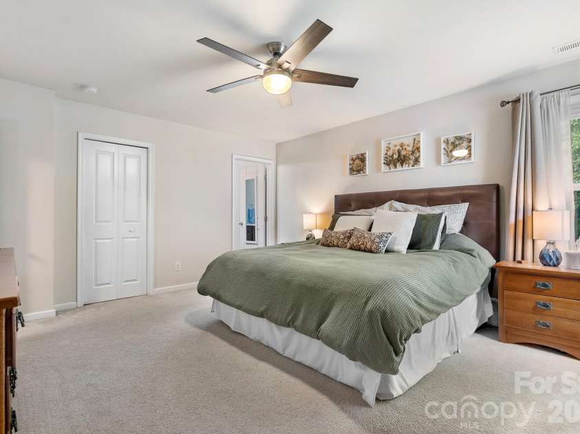 1631 Hooper Court, Charlotte, NC 28212.  MLS# CAR4368982, YatesRealty ID 27680. Primary Bedroom
