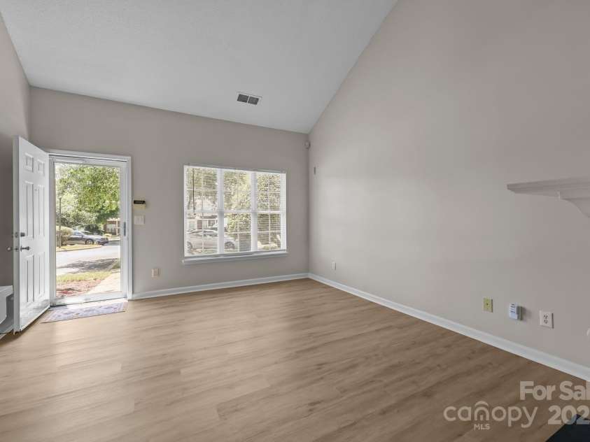 5741 Cougar Lane, Charlotte, NC 28269.  MLS# CAR4283719, YatesRealty ID 27680. 