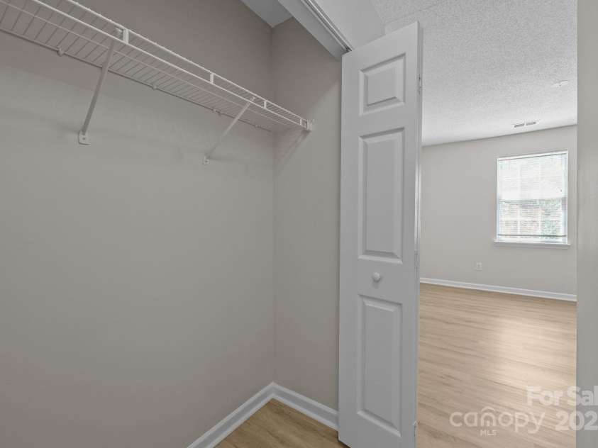 5741 Cougar Lane, Charlotte, NC 28269.  MLS# CAR4283719, YatesRealty ID 27680. 