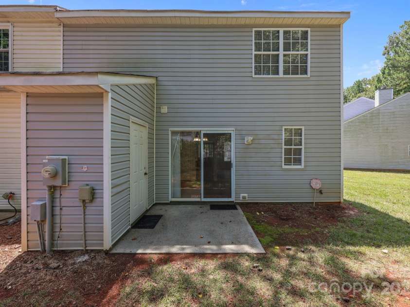 5741 Cougar Lane, Charlotte, NC 28269.  MLS# CAR4283719, YatesRealty ID 27680. 