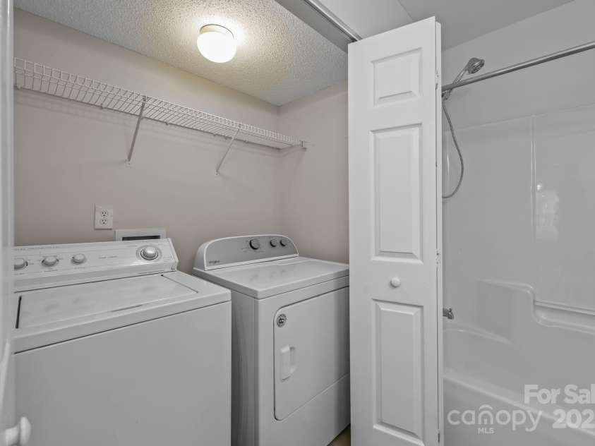 5741 Cougar Lane, Charlotte, NC 28269.  MLS# CAR4283719, YatesRealty ID 27680. 