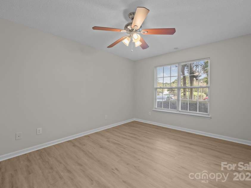 5741 Cougar Lane, Charlotte, NC 28269.  MLS# CAR4283719, YatesRealty ID 27680. 