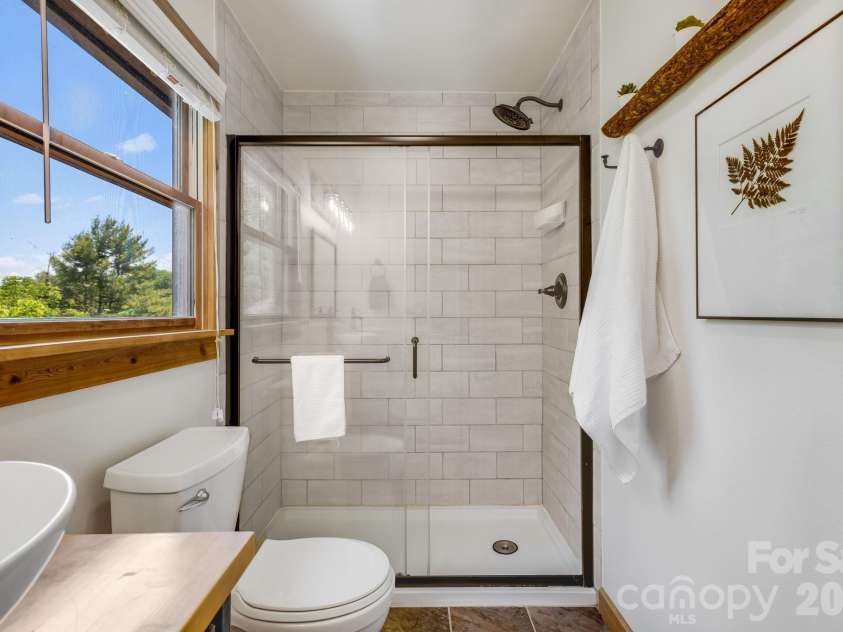 694 Boulder Road, Marshall, NC 28753.  MLS# CAR4384488, YatesRealty ID 27681. Main bathroom