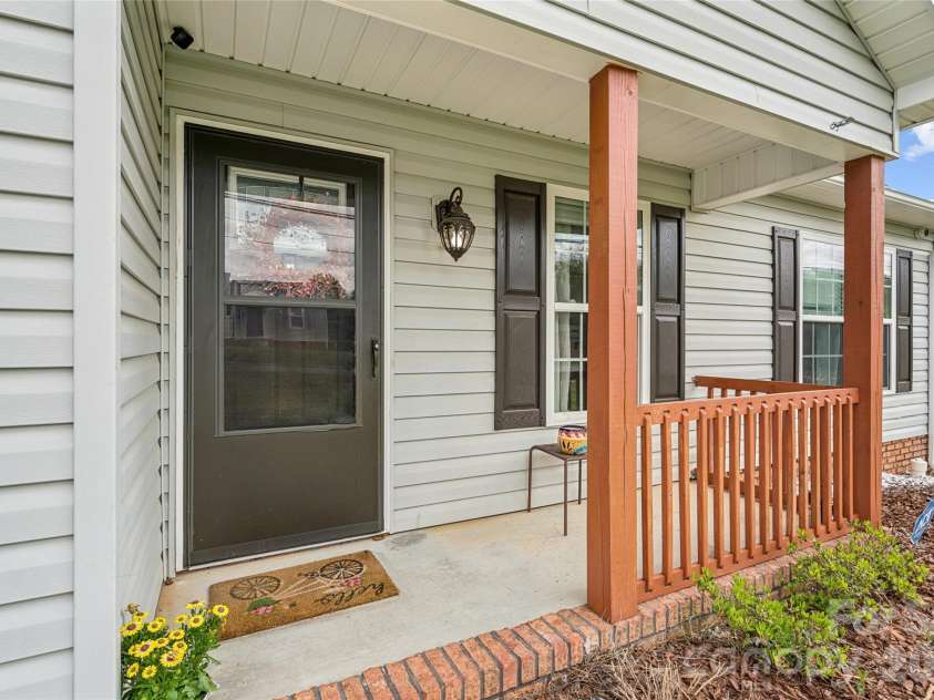 115 Beaver Street, Landis, NC 28088.  MLS# CAR4367576, YatesRealty ID 27682. Front porch