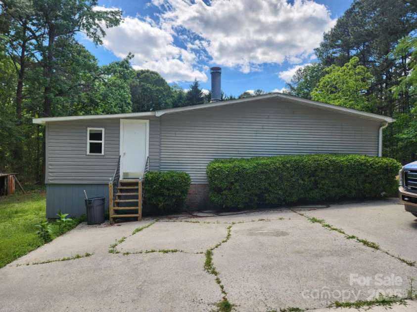 269 Saddle Road, Lancaster, SC 29720.  MLS# CAR4256613, YatesRealty ID 27682. 