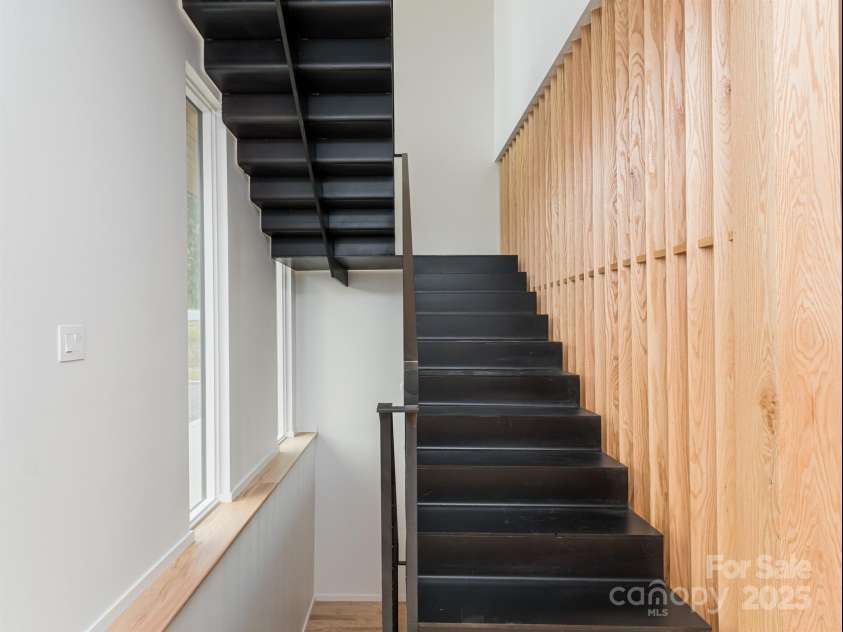 502 Wilma Dykeman Trail, Asheville, NC 28804.  MLS# CAR4271749, YatesRealty ID 27683. 