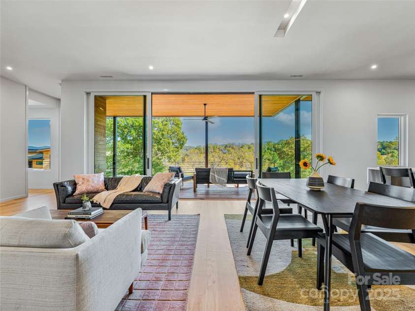 502 Wilma Dykeman Trail, Asheville, NC 28804.  MLS# CAR4271749, YatesRealty ID 27683. 