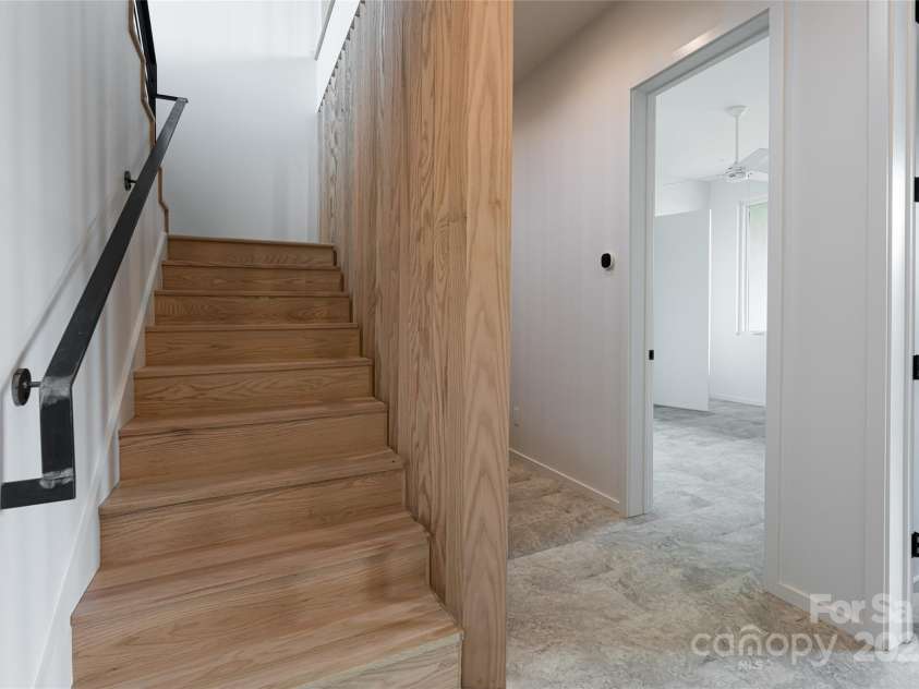 502 Wilma Dykeman Trail, Asheville, NC 28804.  MLS# CAR4271749, YatesRealty ID 27683. Fully-Finished Lower Level Accessable from Main Level and Garage