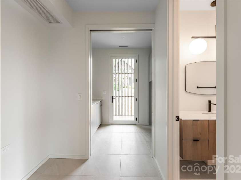 502 Wilma Dykeman Trail, Asheville, NC 28804.  MLS# CAR4271749, YatesRealty ID 27683. Separate Entrance from Side/Wrap-Around Deck