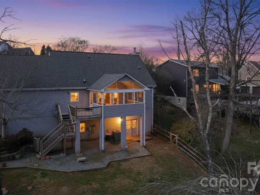 5969 Gold Creek Estate Drive, Hickory, NC 28601.  MLS# CAR4346268, YatesRealty ID 27683. 