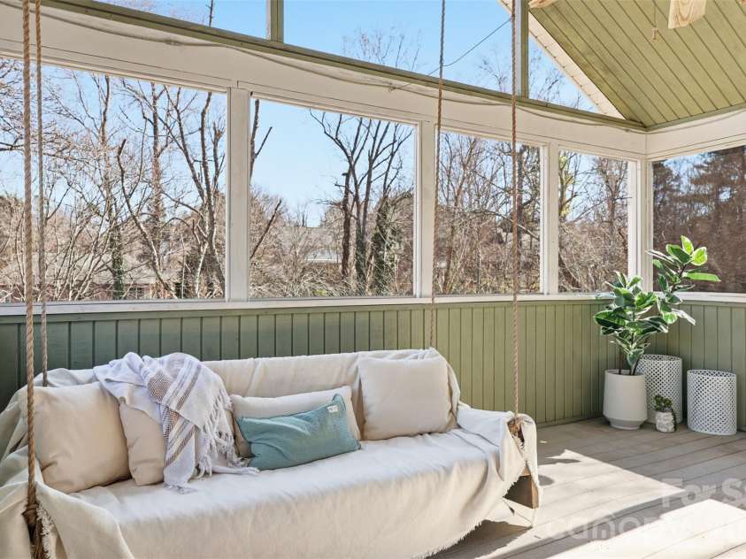 5969 Gold Creek Estate Drive, Hickory, NC 28601.  MLS# CAR4346268, YatesRealty ID 27683. 