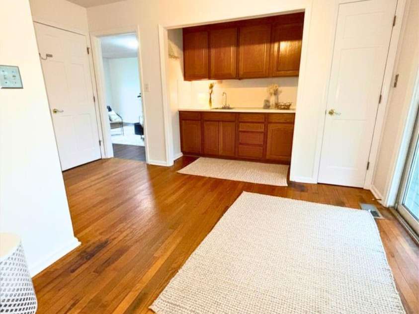 5969 Gold Creek Estate Drive, Hickory, NC 28601.  MLS# CAR4346268, YatesRealty ID 27683. Coffee Bar