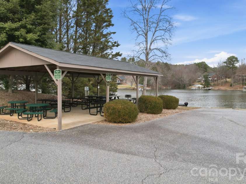 5969 Gold Creek Estate Drive, Hickory, NC 28601.  MLS# CAR4346268, YatesRealty ID 27683. Picnici shelter @ lake access