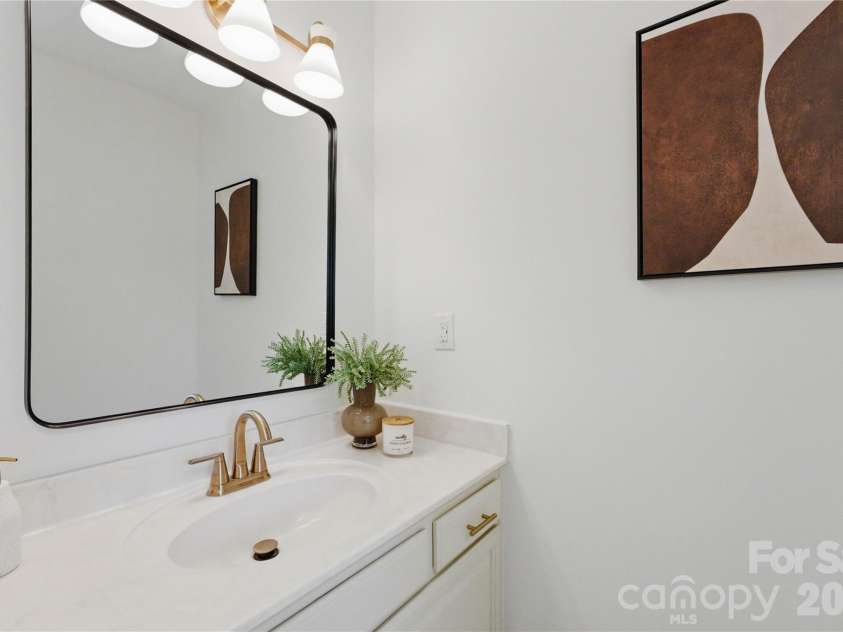 772 Monticello Drive, Fort Mill, SC 29708.  MLS# CAR4371119, YatesRealty ID 27685. Second Full Bathroom