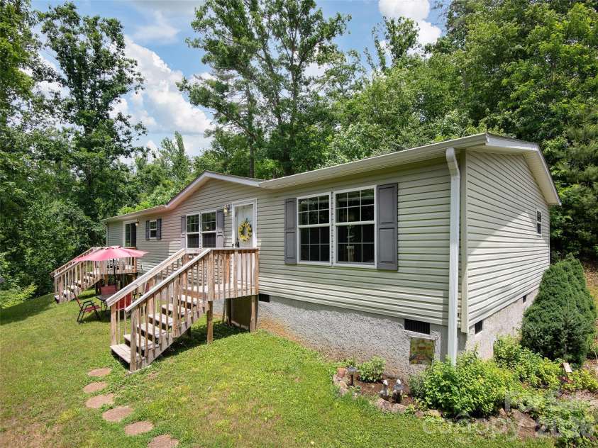166 Indian Springs Road, Clyde, NC 28721.  MLS# CAR4386588, YatesRealty ID 27686. 