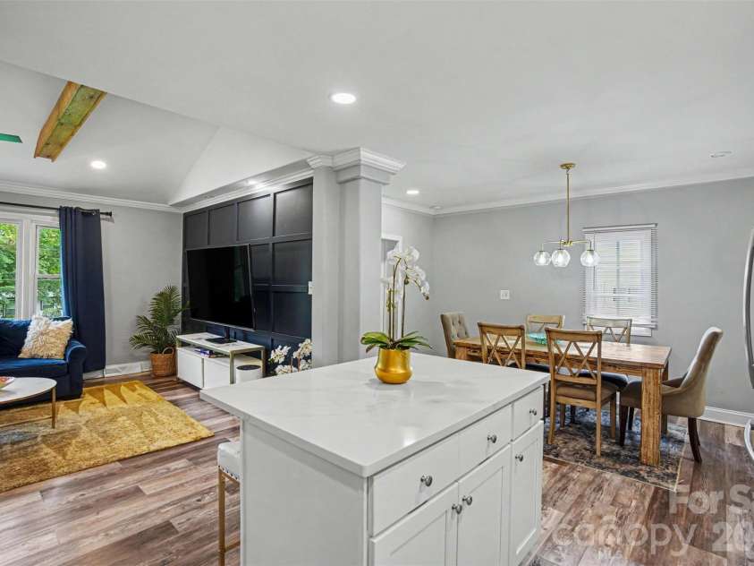6345 Montpelier Road, Charlotte, NC 28210.  MLS# CAR4389078, YatesRealty ID 27687. 
