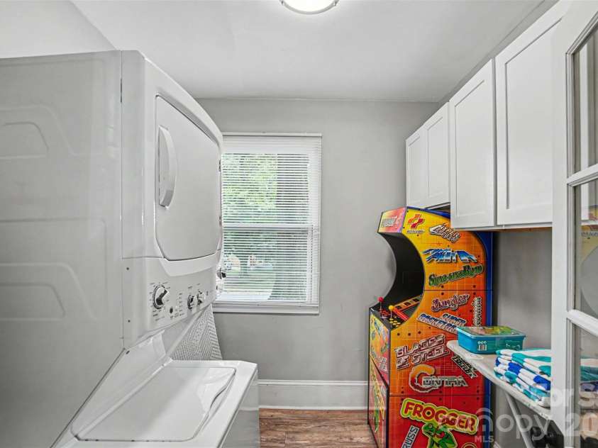 6345 Montpelier Road, Charlotte, NC 28210.  MLS# CAR4389078, YatesRealty ID 27687. 