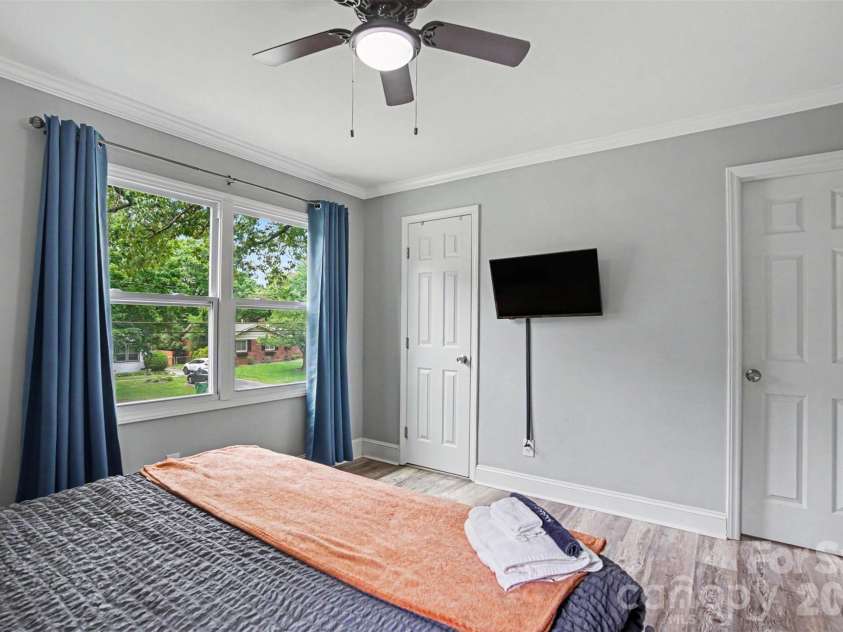 6345 Montpelier Road, Charlotte, NC 28210.  MLS# CAR4389078, YatesRealty ID 27687. 