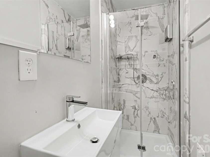 6345 Montpelier Road, Charlotte, NC 28210.  MLS# CAR4389078, YatesRealty ID 27687. 