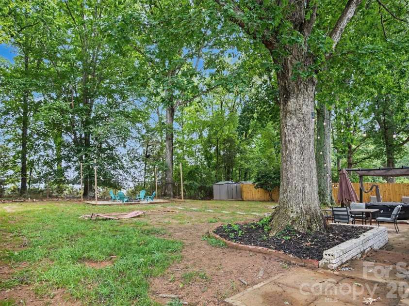 6345 Montpelier Road, Charlotte, NC 28210.  MLS# CAR4389078, YatesRealty ID 27687. 