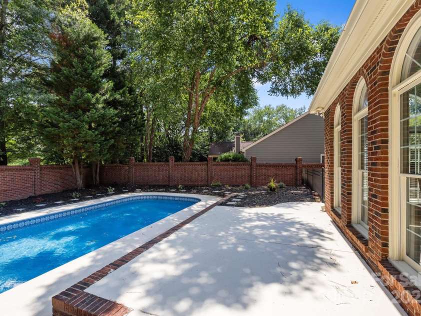 7213 Baniff Circle, Charlotte, NC 28277.  MLS# CAR4269327, YatesRealty ID 27687. Backyard