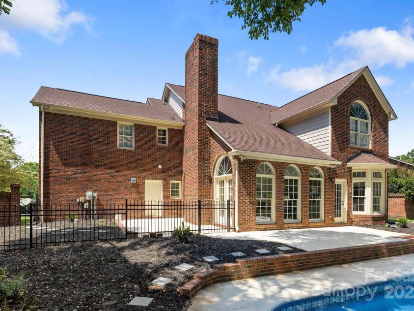 7213 Baniff Circle, Charlotte, NC 28277.  MLS# CAR4269327, YatesRealty ID 27687. Backyard