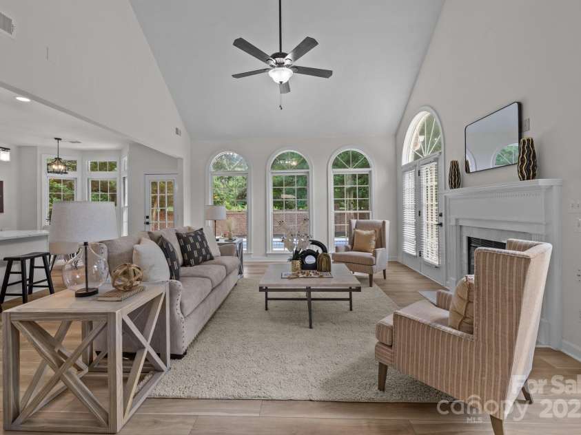 7213 Baniff Circle, Charlotte, NC 28277.  MLS# CAR4269327, YatesRealty ID 27687. Family Room