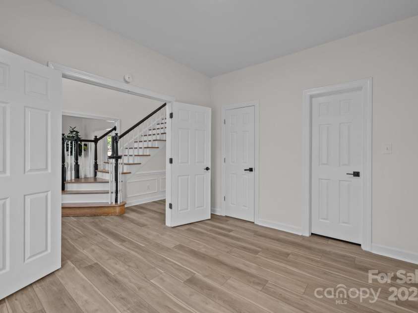 7213 Baniff Circle, Charlotte, NC 28277.  MLS# CAR4269327, YatesRealty ID 27687. Guest Suite