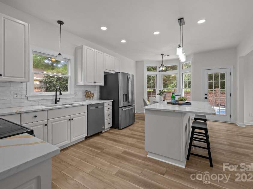 7213 Baniff Circle, Charlotte, NC 28277.  MLS# CAR4269327, YatesRealty ID 27687. Kitchen