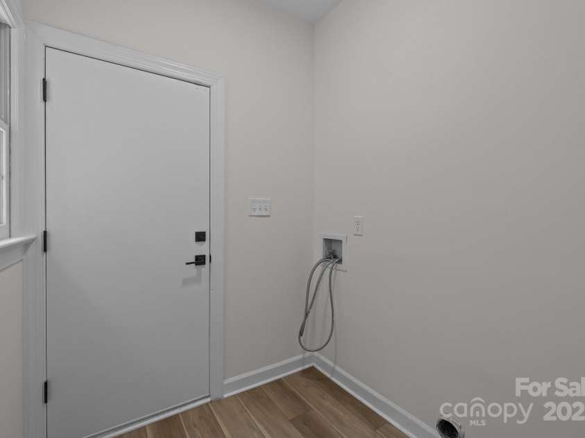 7213 Baniff Circle, Charlotte, NC 28277.  MLS# CAR4269327, YatesRealty ID 27687. Laundry