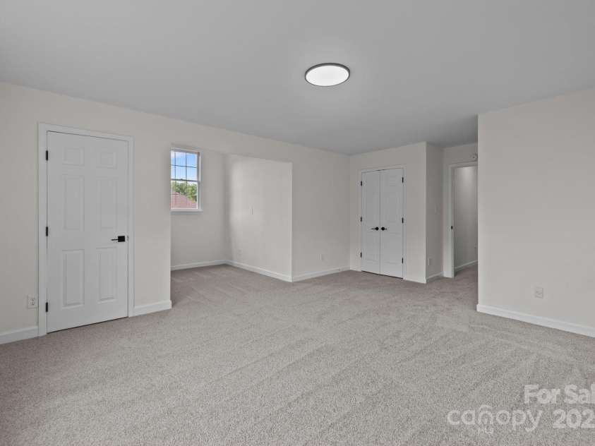 7213 Baniff Circle, Charlotte, NC 28277.  MLS# CAR4269327, YatesRealty ID 27687. Oversized Bonus/Flex/Bedroom