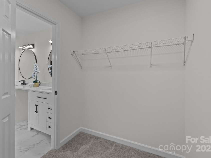 7213 Baniff Circle, Charlotte, NC 28277.  MLS# CAR4269327, YatesRealty ID 27687. Walk-In Closet