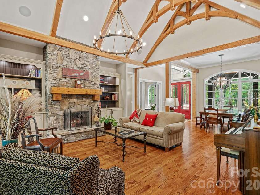 6808 Live Oaks Lane, Waxhaw, NC 28173.  MLS# CAR4388125, YatesRealty ID 27688. Great Room 