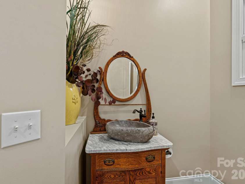 6808 Live Oaks Lane, Waxhaw, NC 28173.  MLS# CAR4388125, YatesRealty ID 27688. Powder 