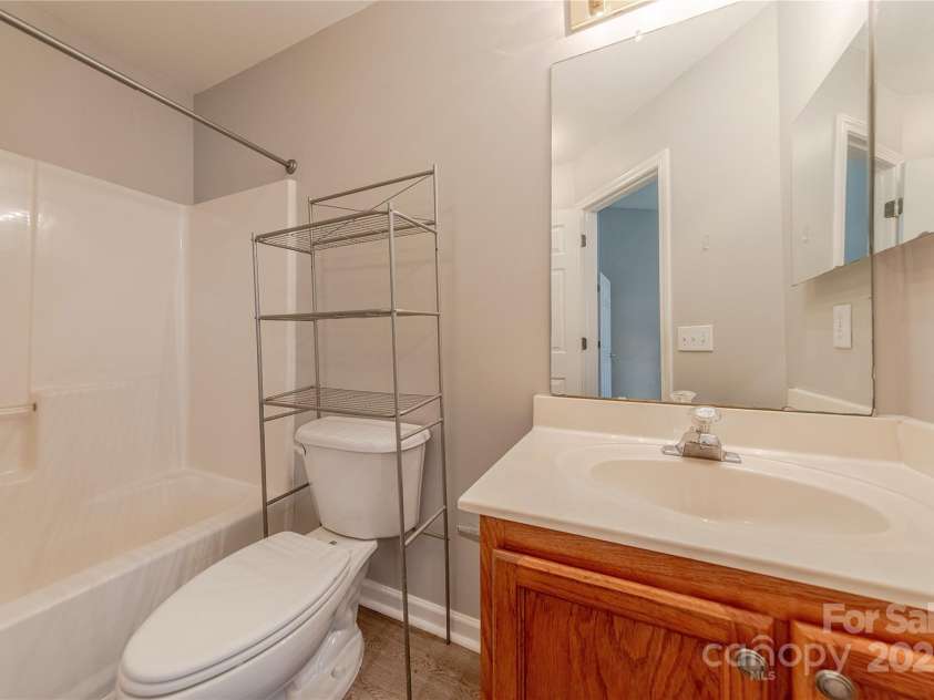 1809 Birch Heights Court, Charlotte, NC 28213.  MLS# CAR4291538, YatesRealty ID 2769. 