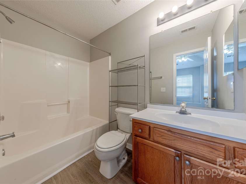 1809 Birch Heights Court, Charlotte, NC 28213.  MLS# CAR4291538, YatesRealty ID 2769. 