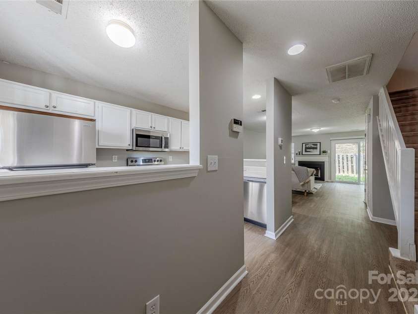 1809 Birch Heights Court, Charlotte, NC 28213.  MLS# CAR4291538, YatesRealty ID 2769. 