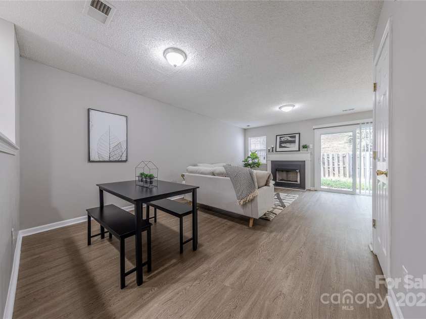 1809 Birch Heights Court, Charlotte, NC 28213.  MLS# CAR4291538, YatesRealty ID 2769. 