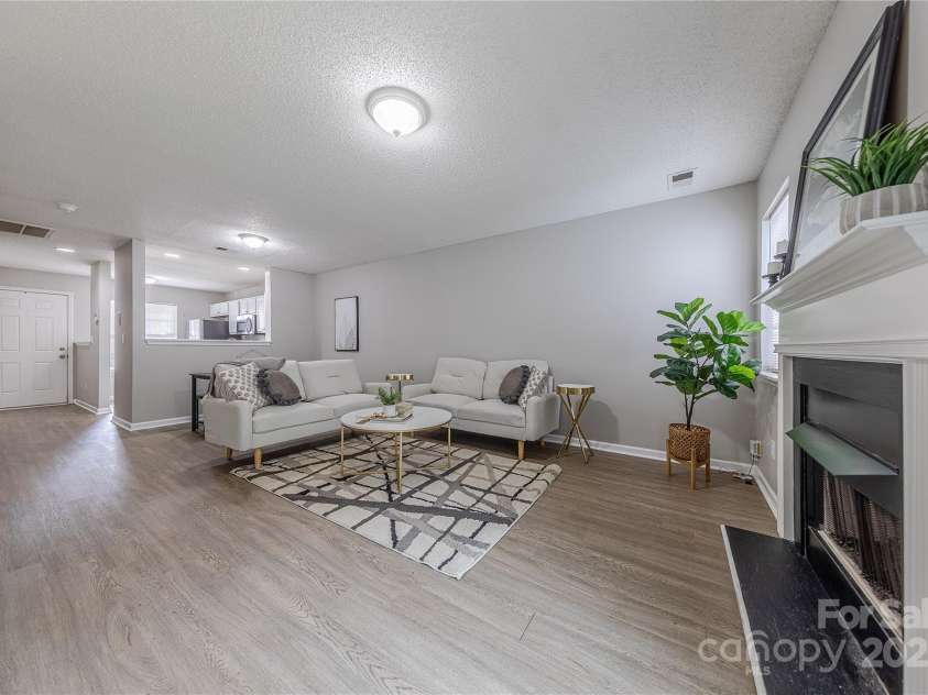 1809 Birch Heights Court, Charlotte, NC 28213.  MLS# CAR4291538, YatesRealty ID 2769. 