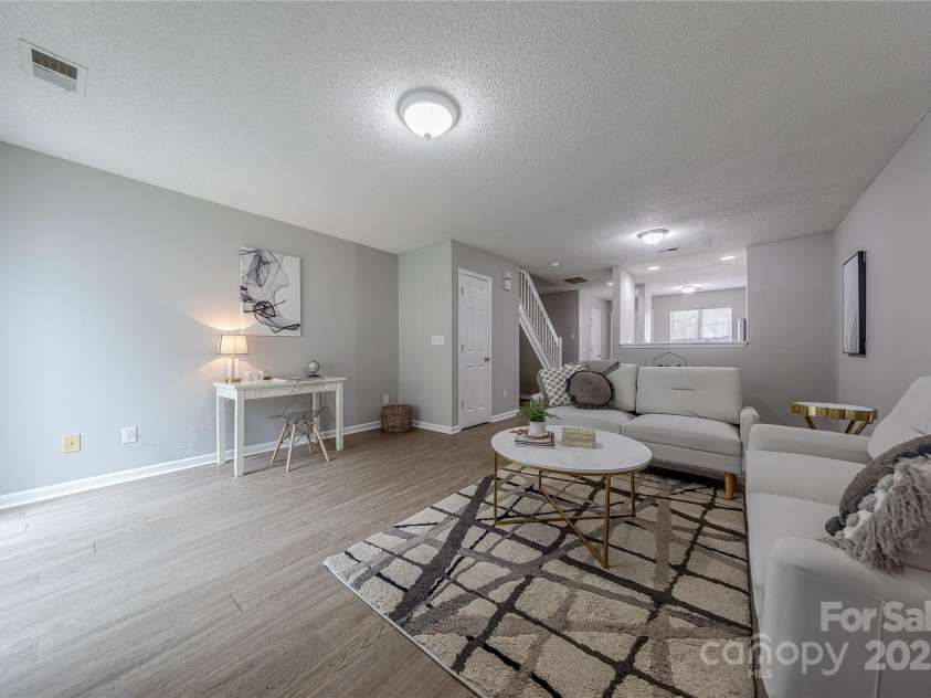 1809 Birch Heights Court, Charlotte, NC 28213.  MLS# CAR4291538, YatesRealty ID 2769. 