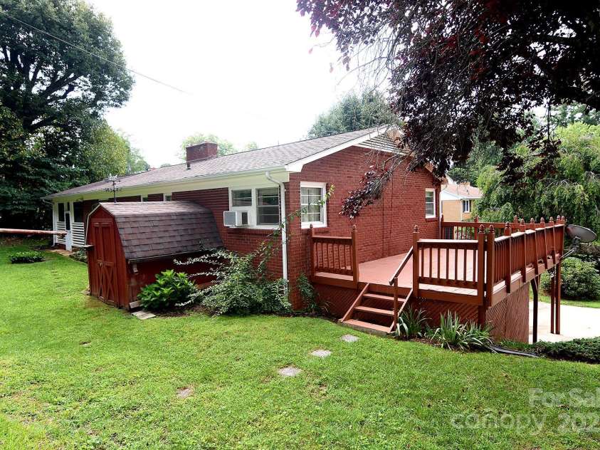 29 Belmont Street, Canton, NC 28716.  MLS# CAR4281483, YatesRealty ID 27690. 
