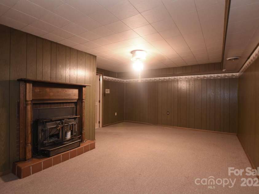 29 Belmont Street, Canton, NC 28716.  MLS# CAR4281483, YatesRealty ID 27690. 