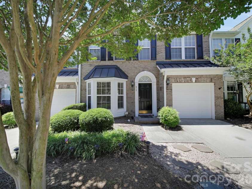 415 Foilage Court, Lake Wylie, SC 29710.  MLS# CAR4385392, YatesRealty ID 27690. 